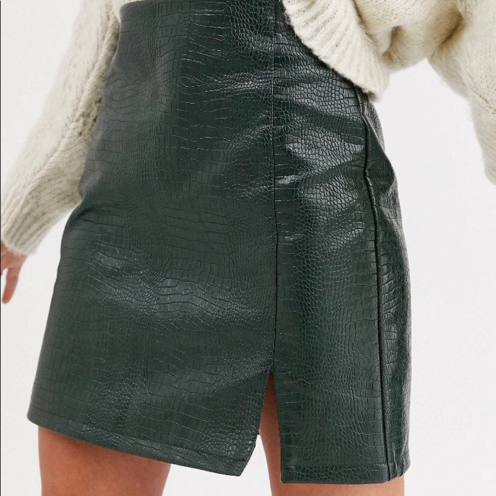 TOPSHOP | green leather skirt
